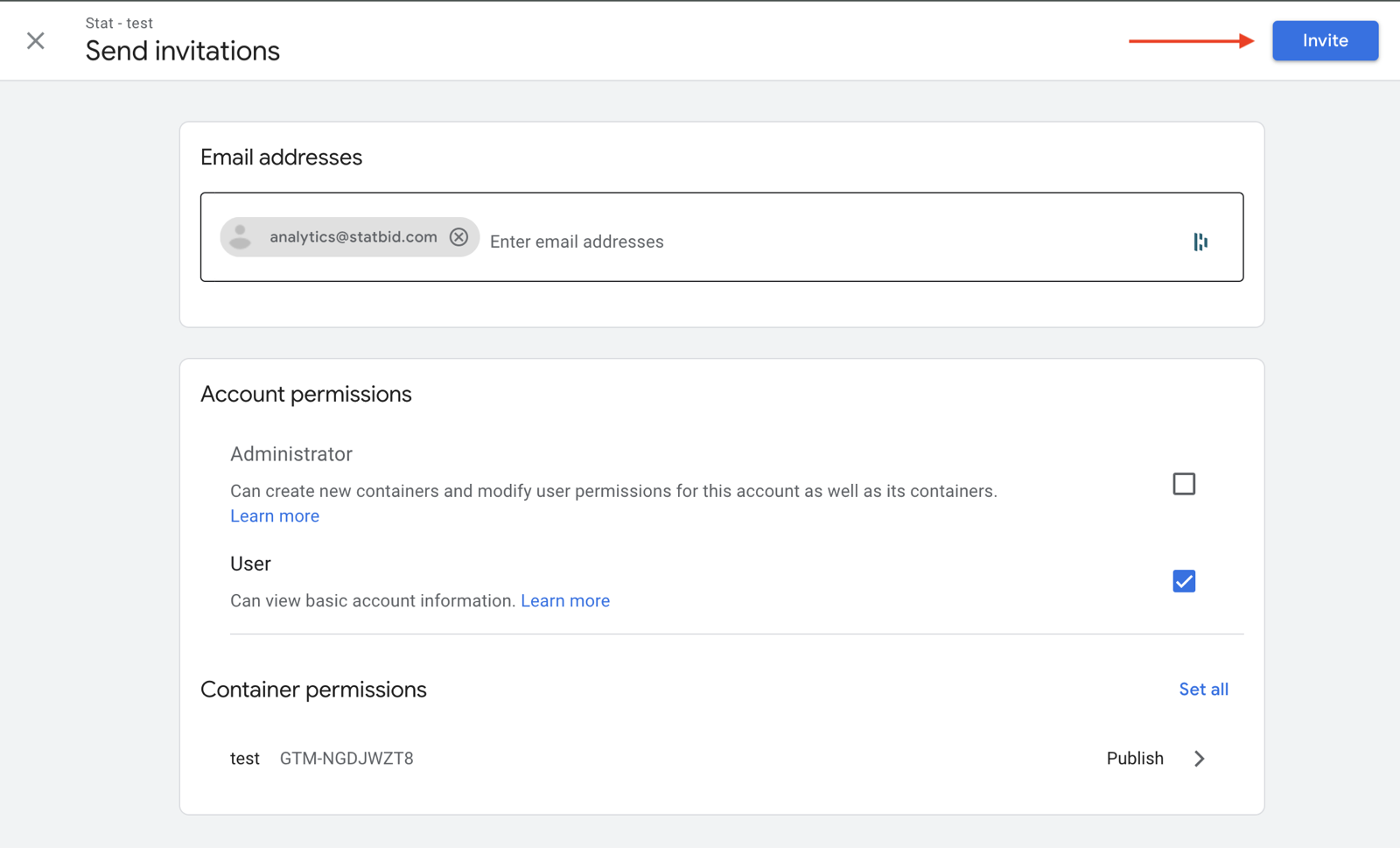 Google Tag Manager Send invitations screen with the container permission set to Publish and the Invite button highlighted in the top right.